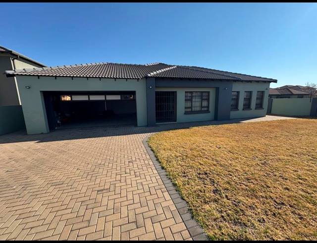 4 BEDROOM HOUSE FOR SALE IN AERORAND